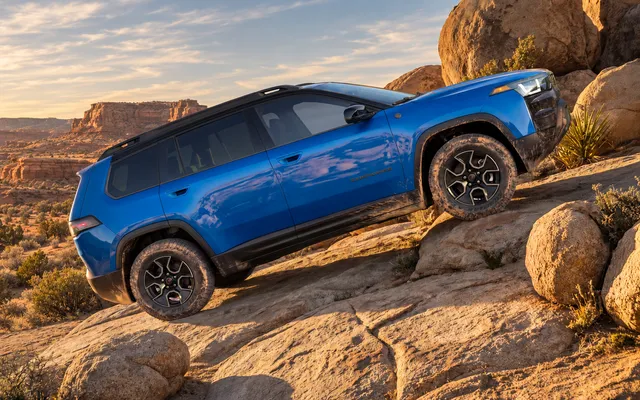 Jeep Cherokee Trailhawk 2027: noutăți pentru teren accidentat