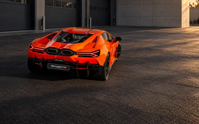 V12 Lamborghini: 60 de ani de la Miura la Revuelto V12 Lamborghini: 60 de ani de la Miura la Revuelto
