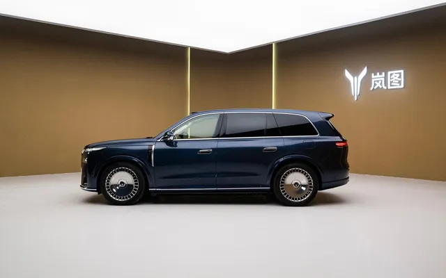 VOYAH Taishan — SUV hibrid emblematic: start vânzări și caracteristici