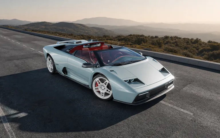 Eccentrica V12 Roadster: Diablo cu carbon și cutie manuală Eccentrica V12 Roadster: Diablo cu carbon și cutie manuală