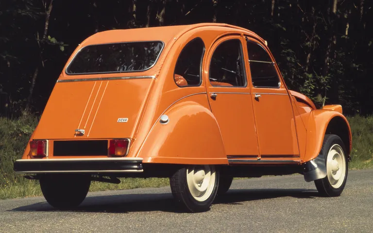 Citroën 2CV Revine ca Mașină Electrică: Ce Știm Până Acum Citroën 2CV Revine ca Mașină Electrică: Ce Știm Până Acum