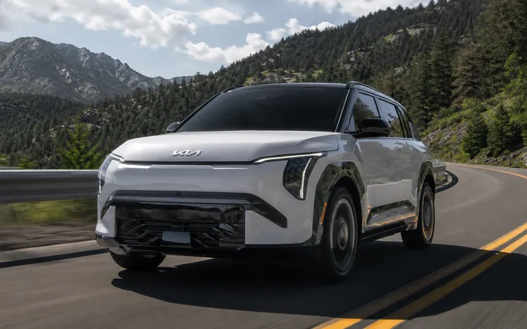 Kia EV3 Light: când versiunea de bază nu merită Kia EV3 Light: când versiunea de bază nu merită