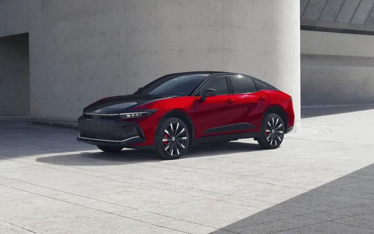 Toyota Crown 2027: noul hibrid THS 5, consum, echipări și prețuri Toyota Crown 2027: noul hibrid THS 5, consum, echipări și prețuri