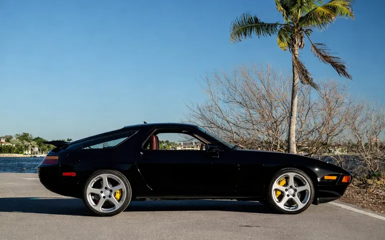 Singurul RUF Porsche 928R la licitație — legenda din 1989 Singurul RUF Porsche 928R la licitație — legenda din 1989